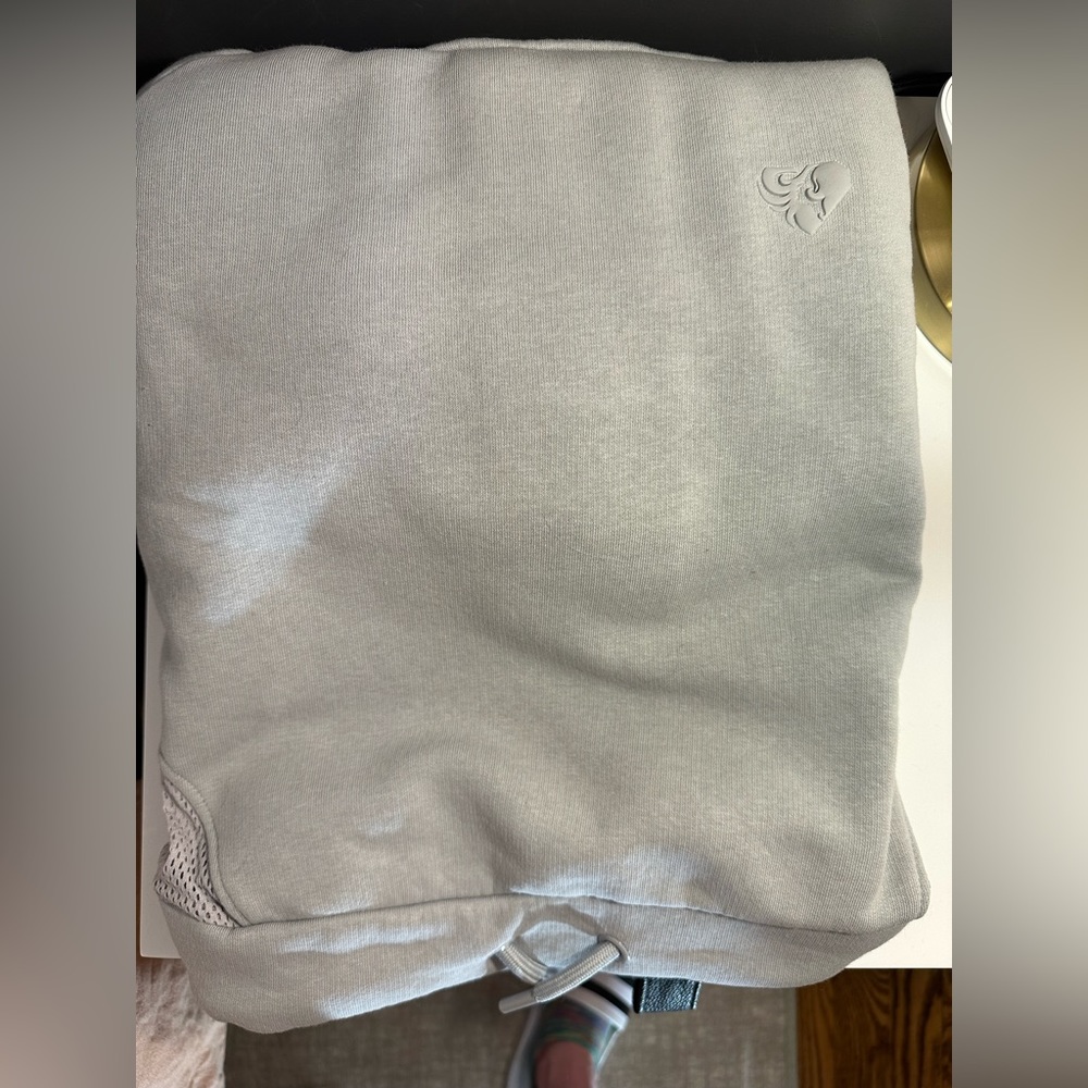 WOMEN’S BEST | MESH CROPPED HOODIE |. LIGHT GRAY | SM. - Picture 3 of 7